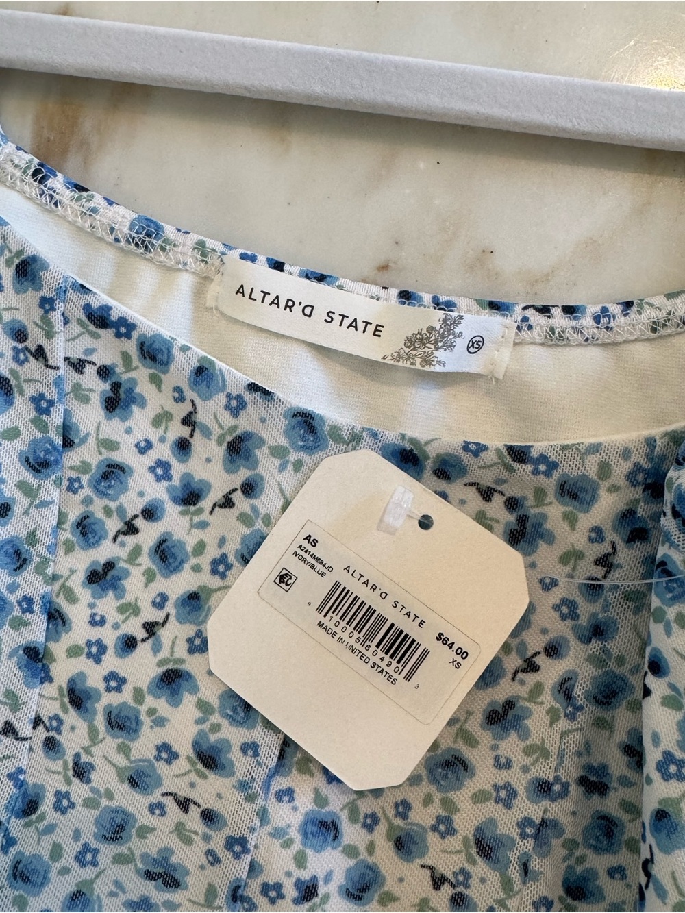 Altar'd State Blue Floral Puff-Sleeve Crop Top - Picture 3 of 4